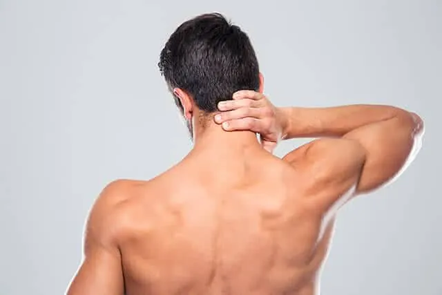 homme-douleur-cou