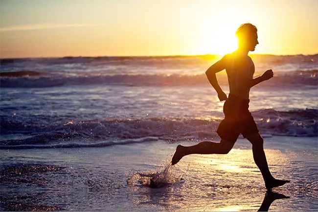 courir-pied-nus-plage