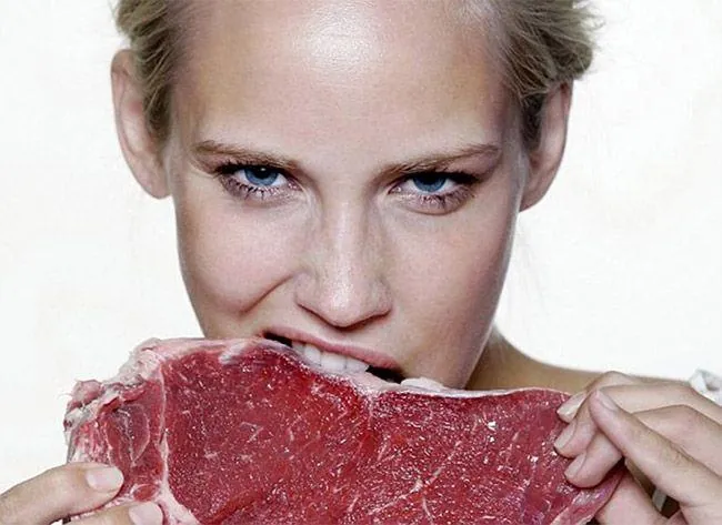 femme-steak-proteine